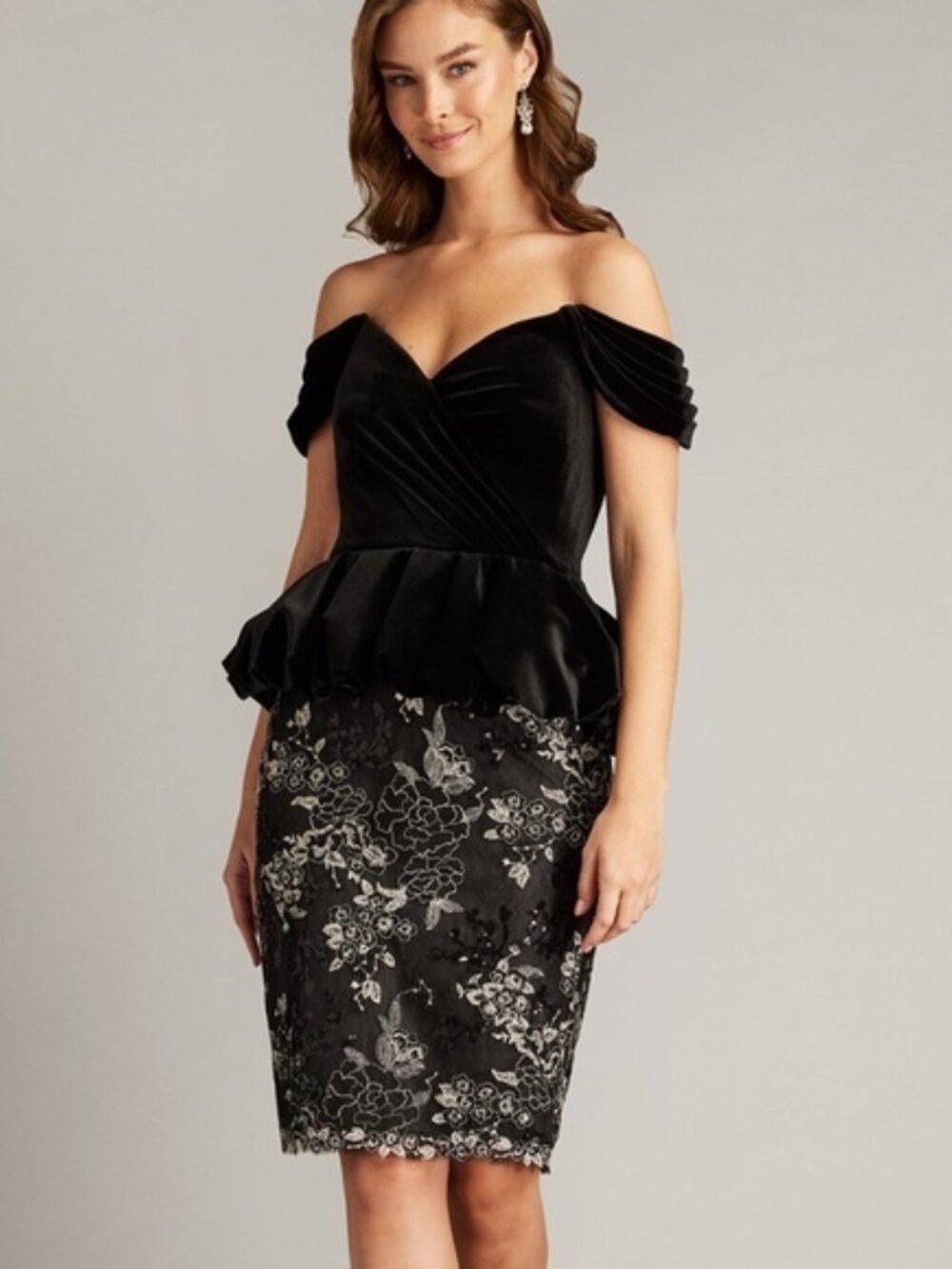 Taadashi Shoji black velvet peplum lace gold 80s glam cocktail dress size 6